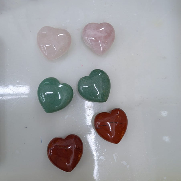 18-20 Rose Quartz Hearts - Image 1